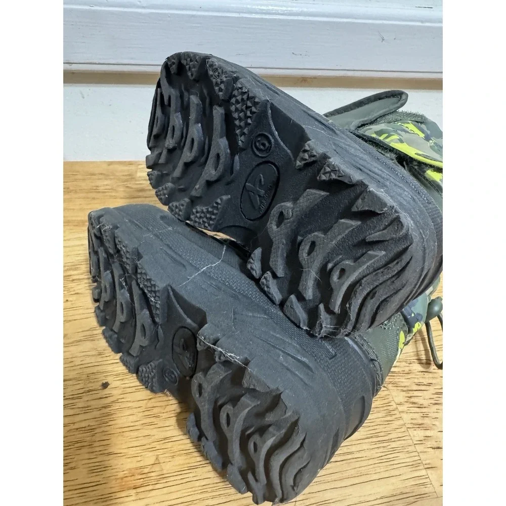 Toddler Sz 6 Snow Boots